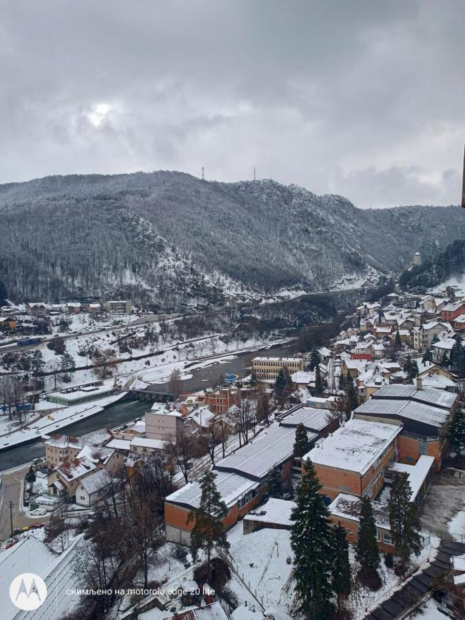 stan na dan IM Apartment Uzice Bagian luar foto