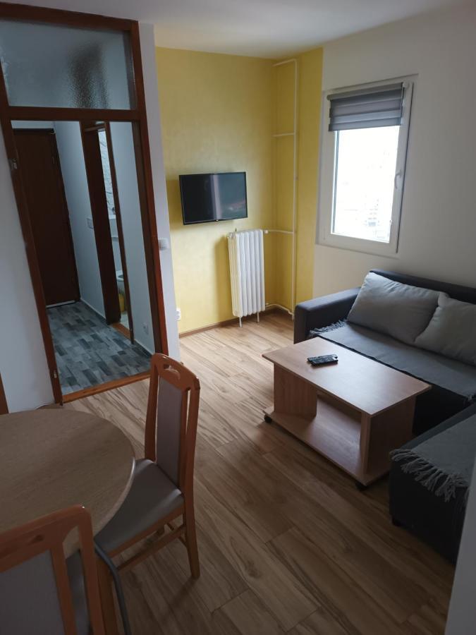 stan na dan IM Apartment Uzice Bagian luar foto