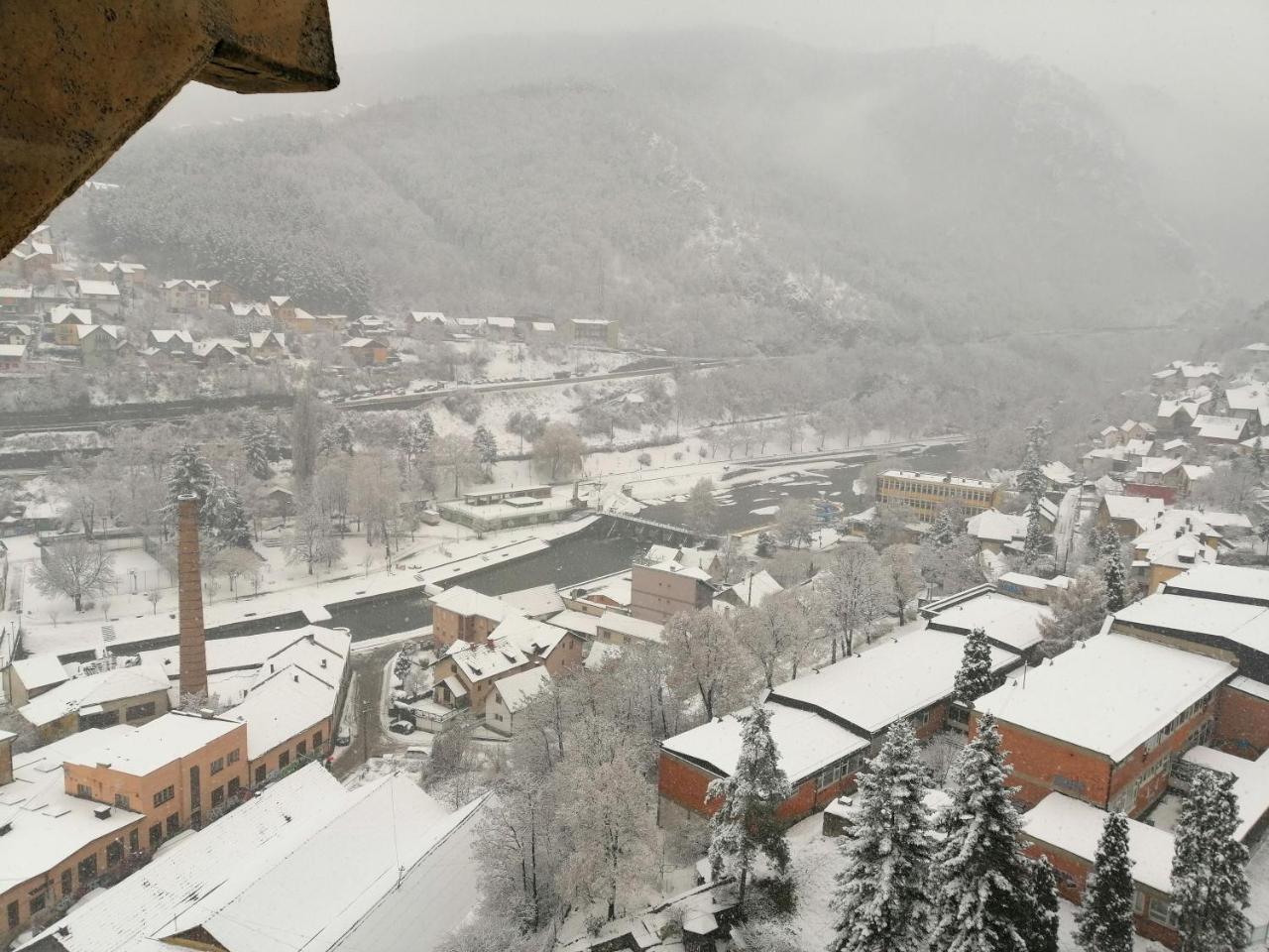 stan na dan IM Apartment Uzice Bagian luar foto